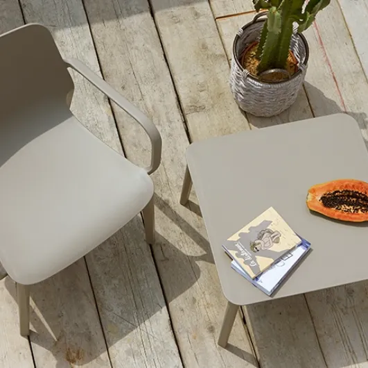 Plastic coffee table Argo by Scab Design