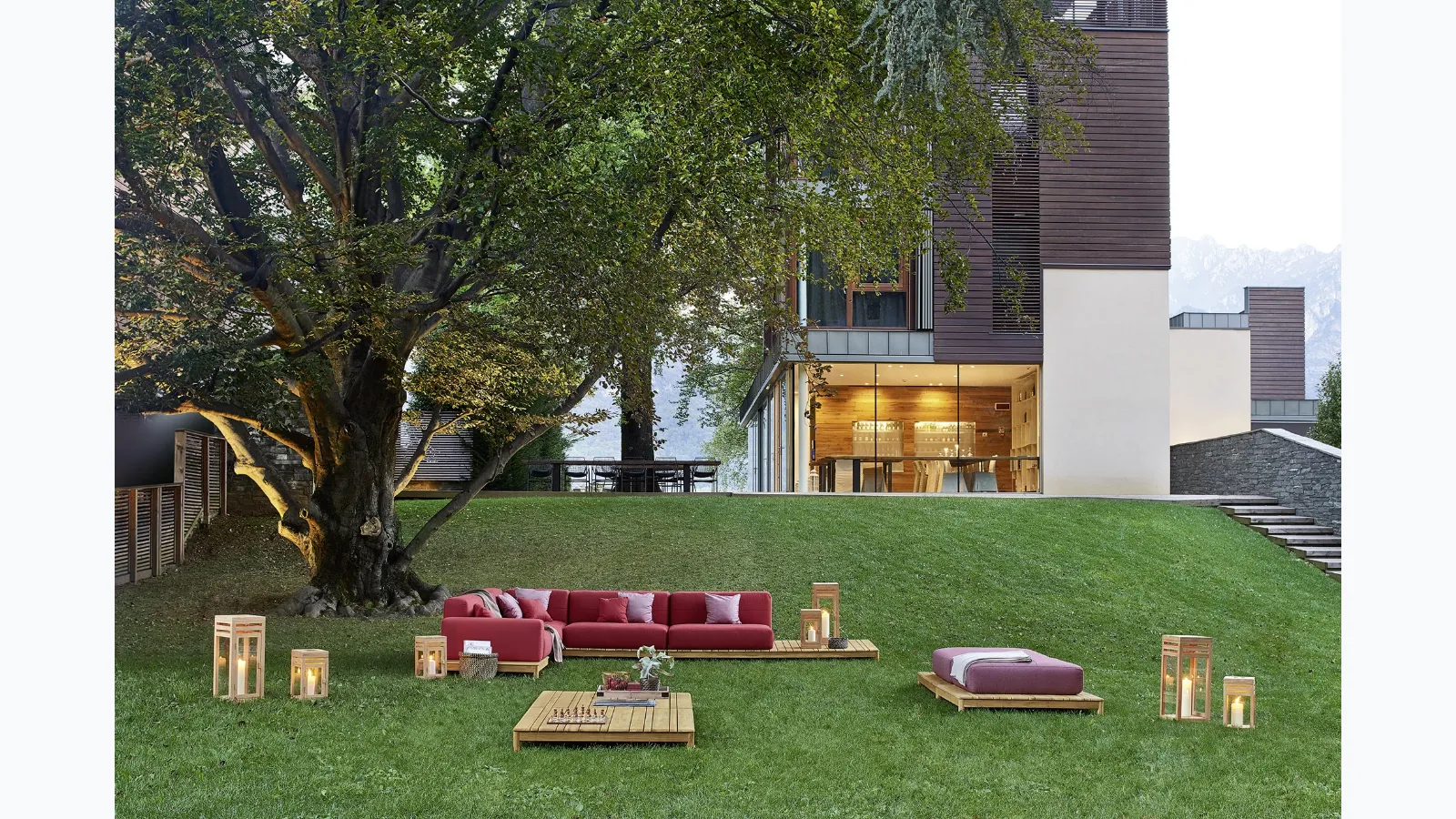 Outdoor Barcode lounge by Varaschin