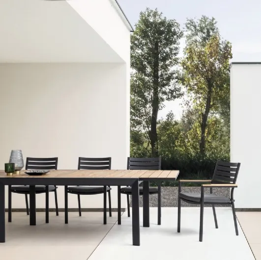 Belmar table in aluminum with wood effect by Bizzotto.