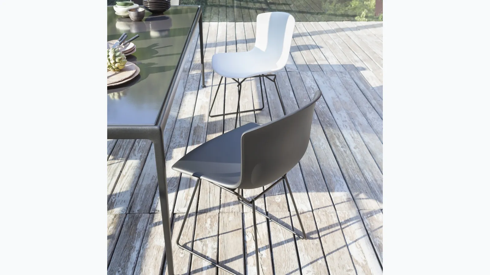 Bertoia Plastic Side Chair by Knoll