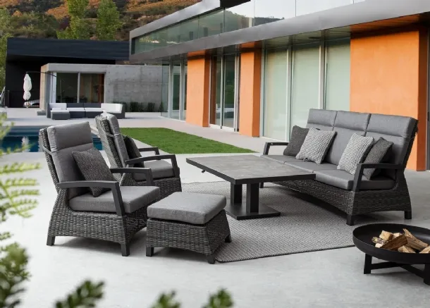 Outdoor furniture in synthetic fiber, fabric and aluminum Britton by Bizzotto.