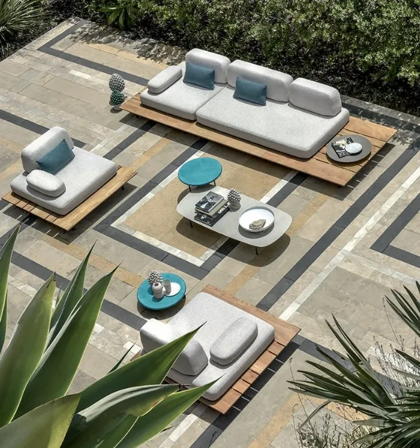 Outdoor Calipso lounge by Ethimo