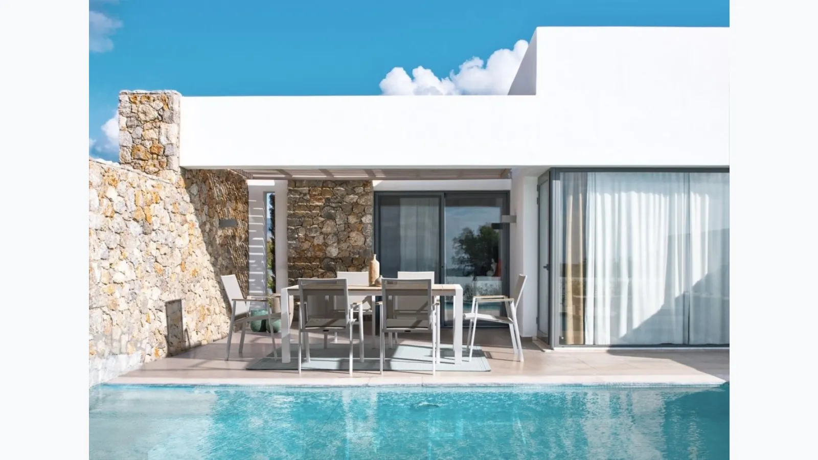 Cameron chair in textilene and aluminum by Bizzotto.