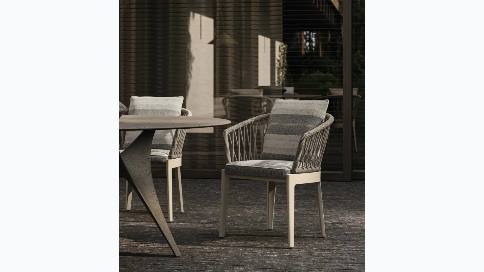 Chelsea Chair by Molteni & C