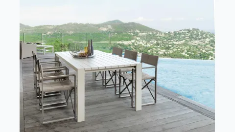 Chic director's chair in Talenti fabric.