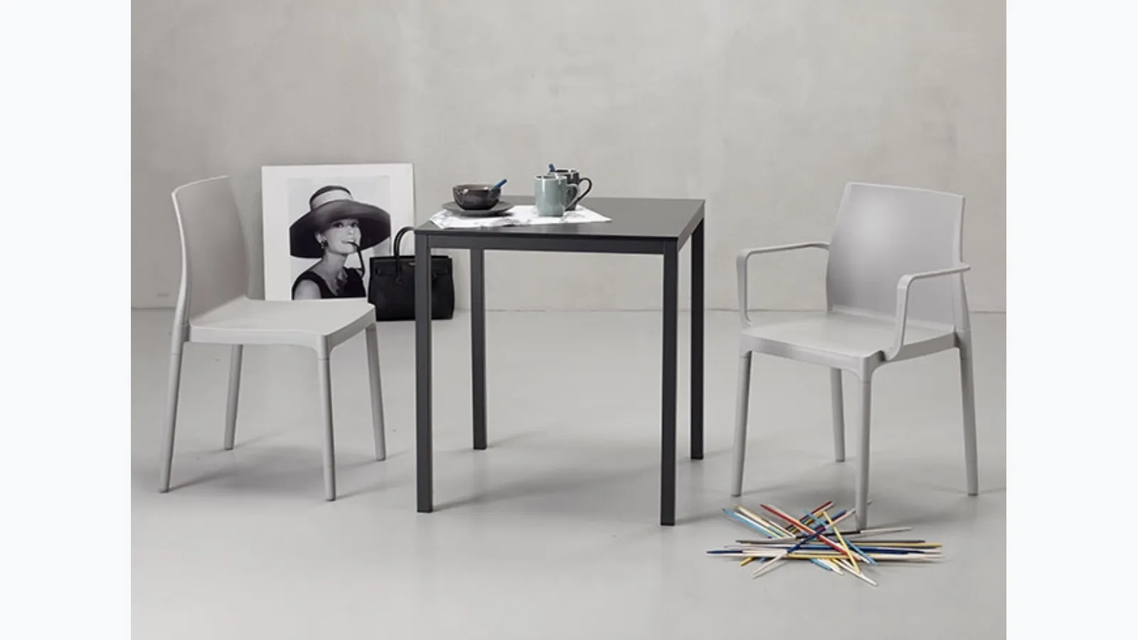 Stackable outdoor chair with or without arms Chloé Trend mon amour by Scab Design.