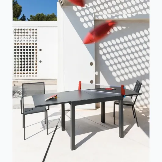 Extendable iron table Conrad by Unopiu