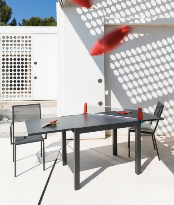 Extendable iron table Conrad by Unopiu