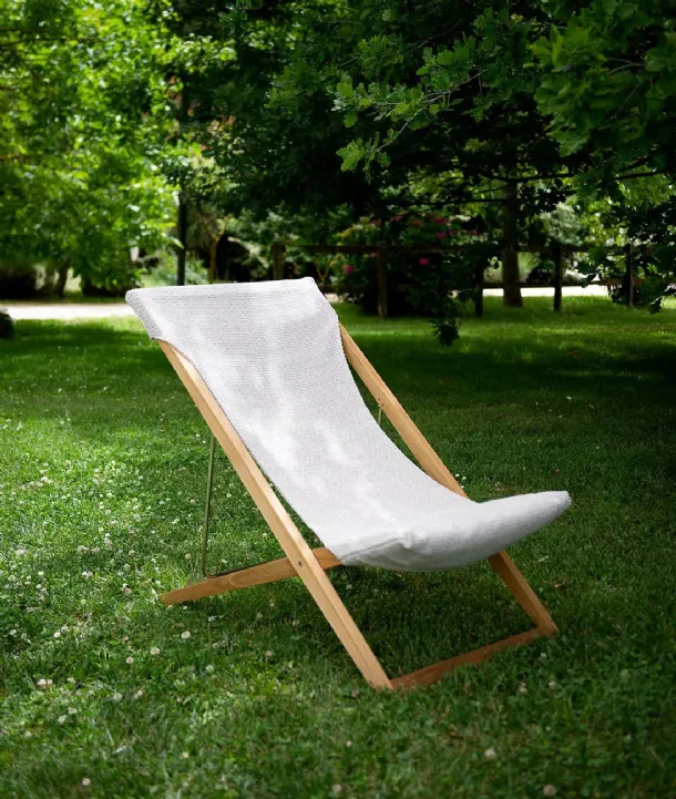 Cosette sun lounger in fabric and teak by Unopiu