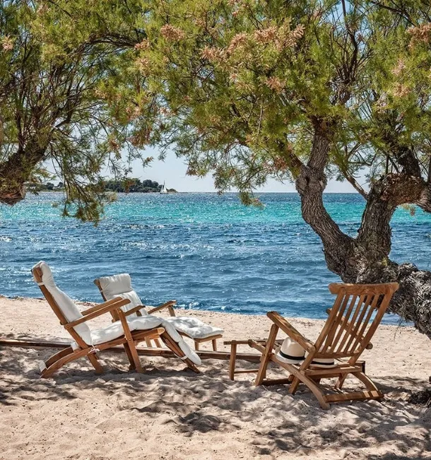 Teak Cruise sun lounger by Ethimo