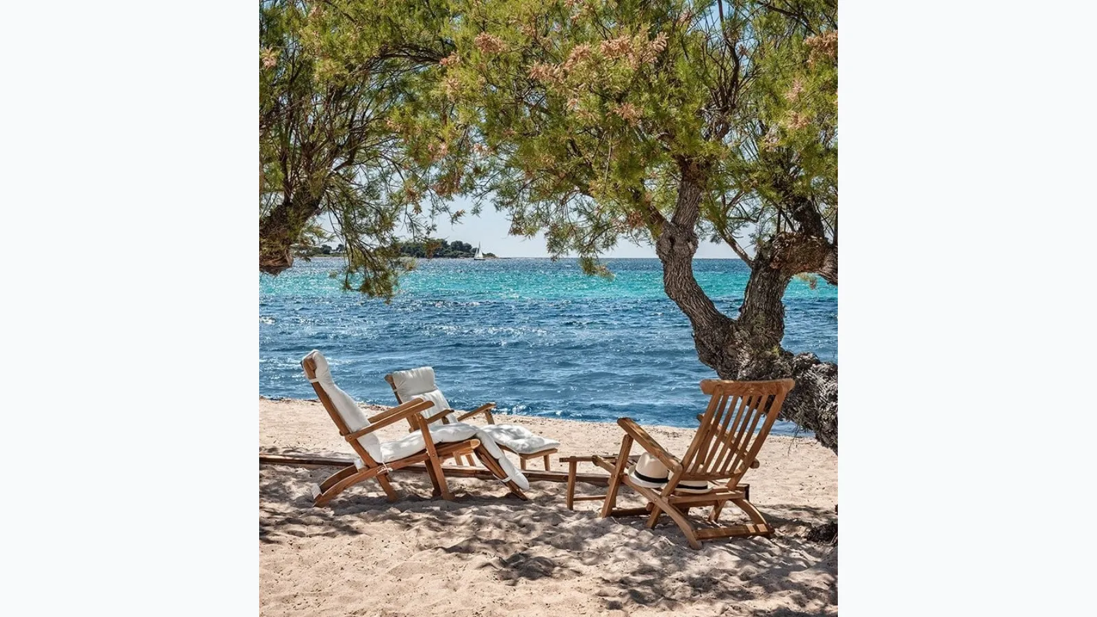 Teak Cruise sun lounger by Ethimo