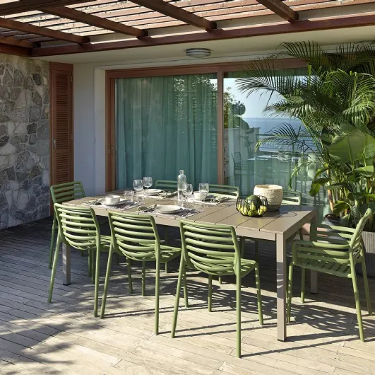 Stackable outdoor chair Doga by Nardi.