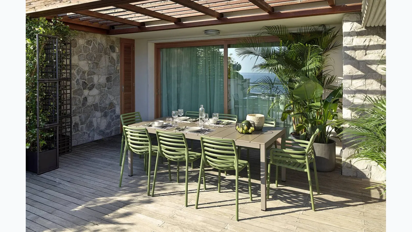 Stackable outdoor chair Doga by Nardi.