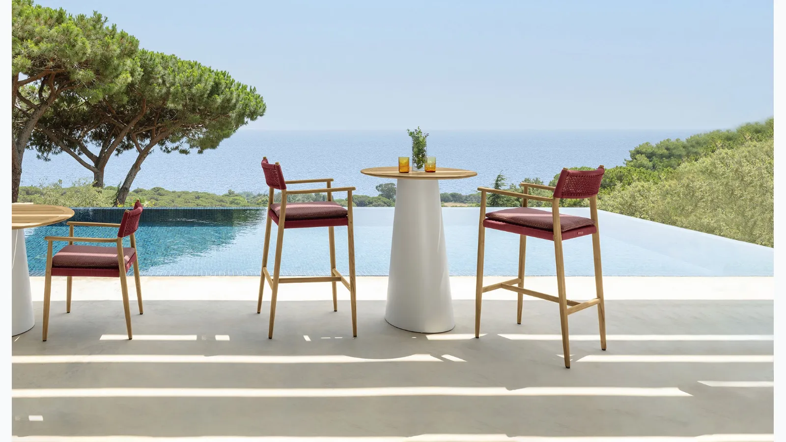 Dolcevita stool in fabric and wood by Talenti