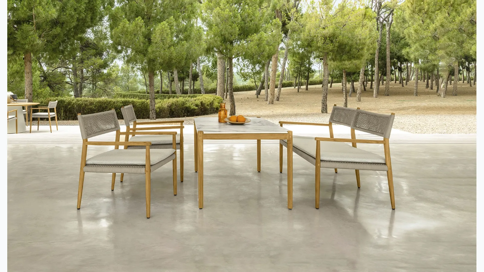 Dolcevita table in stoneware and wood by Tal