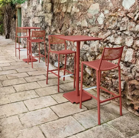 Easy Omnia Selection stool by Fast.