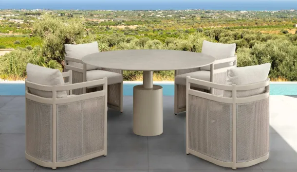 Table in stoneware and Edwin Alu aluminum chairs by Talenti.