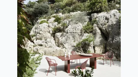 Eidos table in polystyrene with a concrete base by Gervasoni.