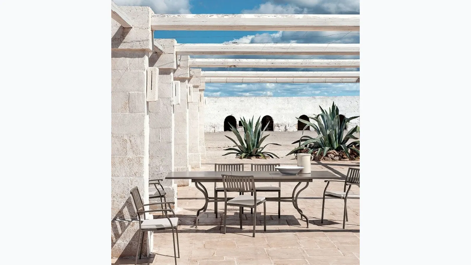 Armchair and Table Elisir by Ethimo