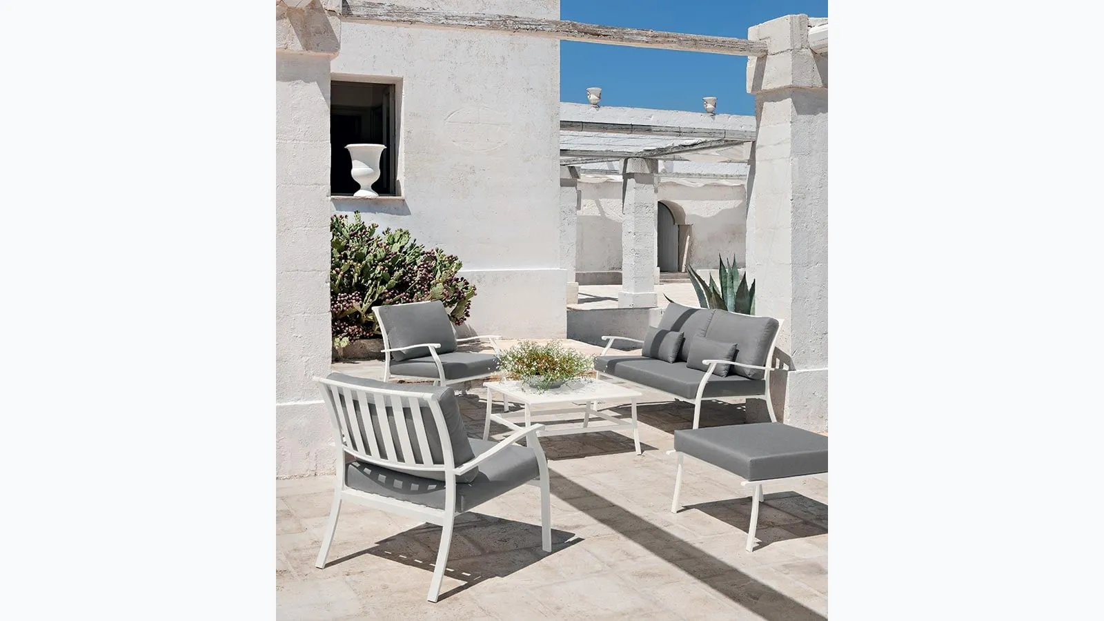 Outdoor lounge Elisir by Ethimo