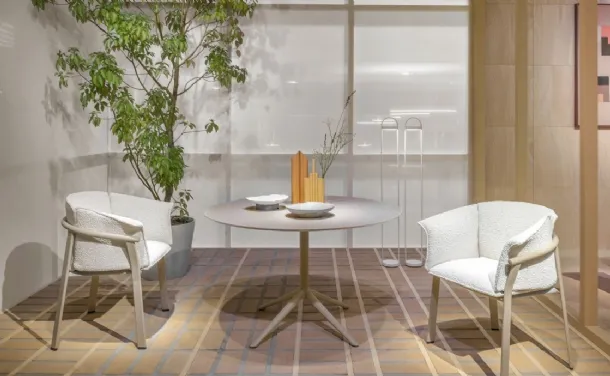 Outdoor table Elliot in HPL by Pedrali.