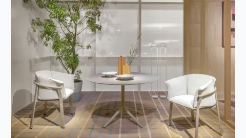 Outdoor table Elliot in HPL by Pedrali.