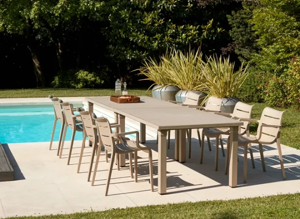 Technopolymer table with slatted effect top Ercole by Scab Design.
