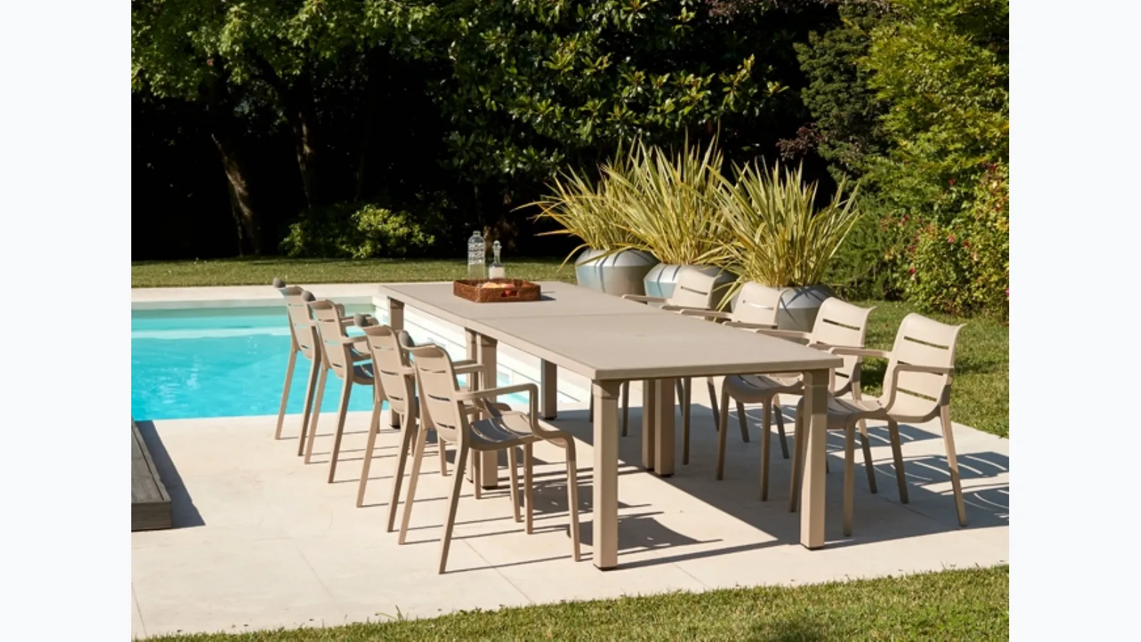 Technopolymer table with slatted effect top Ercole by Scab Design.