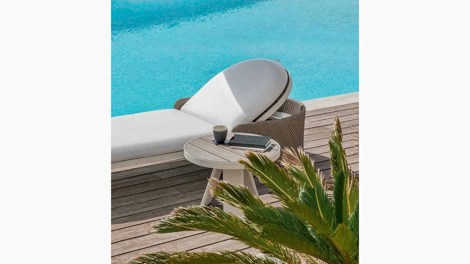 Esedra sunbed by Ethimo