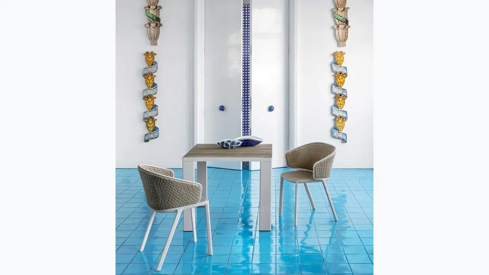 Ethimo's Esedra Table