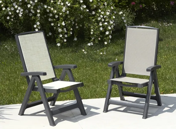 Folding armchair with polypropylene structure and seat and backrest in breathable, water-repellent Esmeralda Lux fabric by Scab Design.