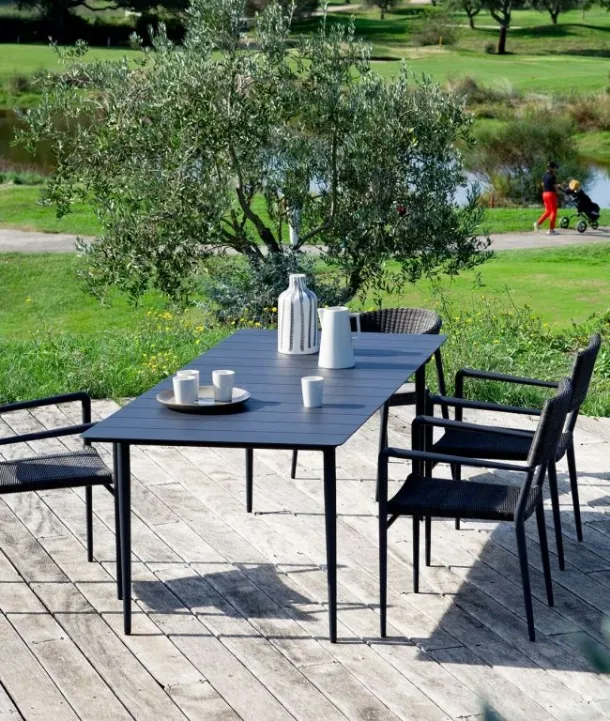 Experience rectangular table in aluminum fusion by Unopiu