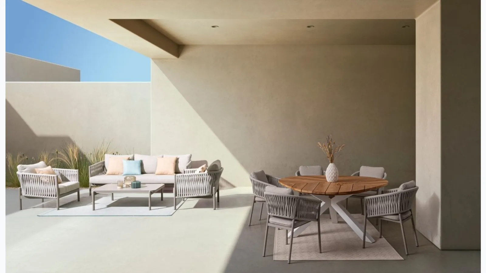 Outdoor furniture Florencia in rope, aluminum, and Bizzotto fabric.