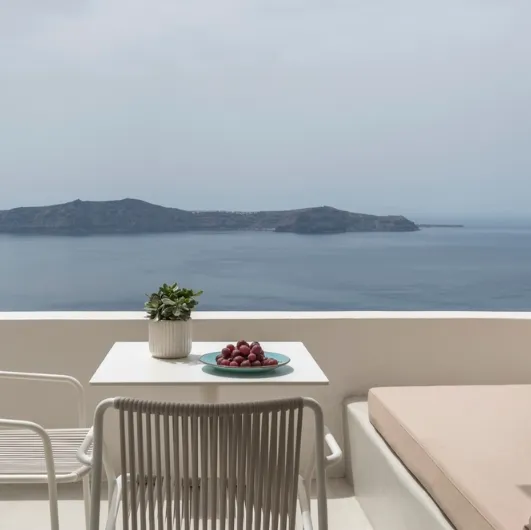 Pedrali's Fluxo coffee table