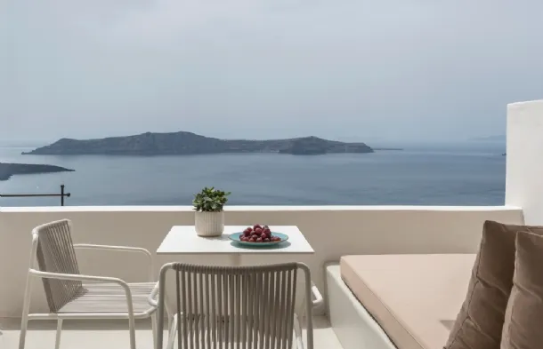 Pedrali's Fluxo coffee table