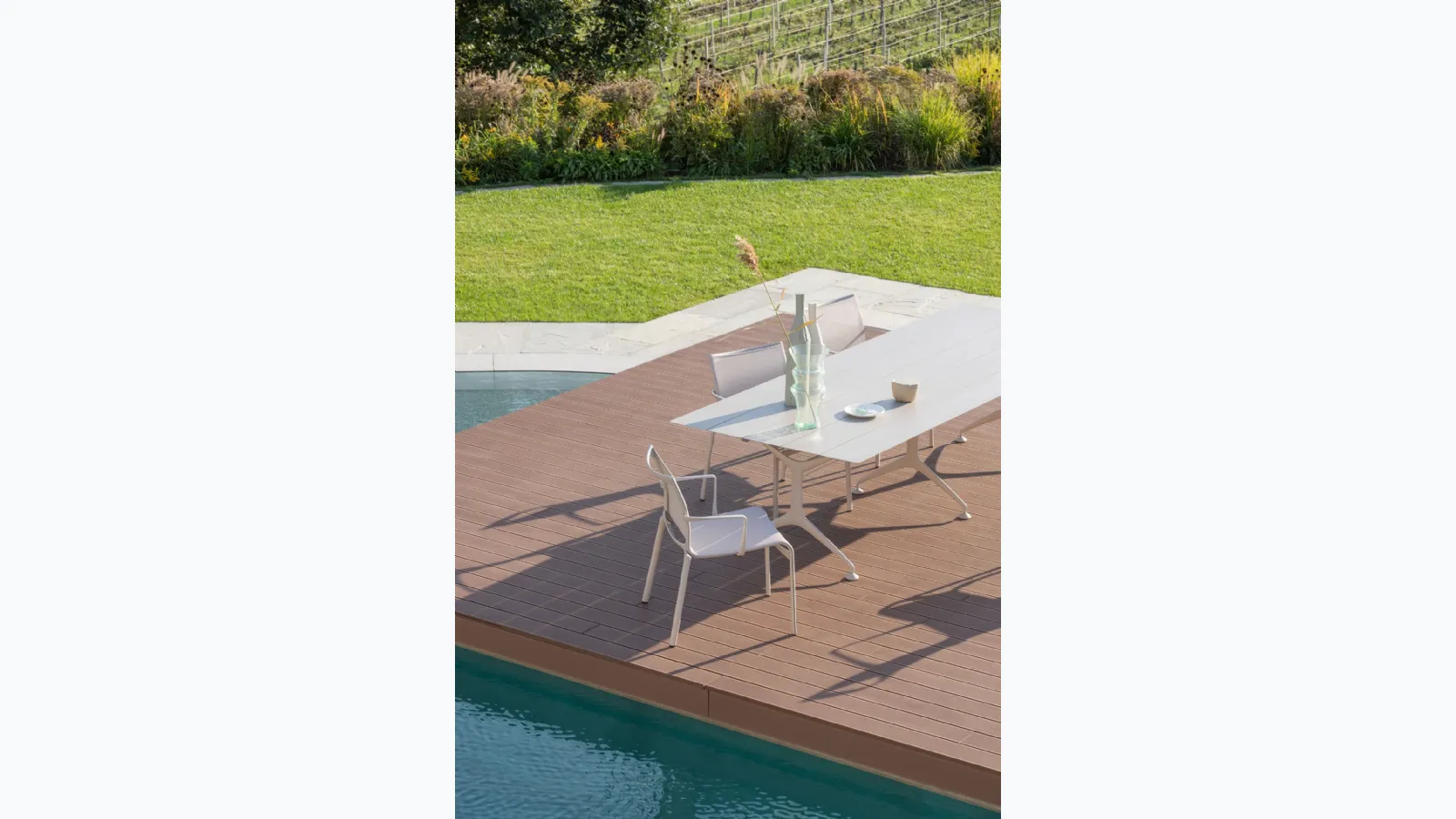 Outdoor Frame armchair by Alias.