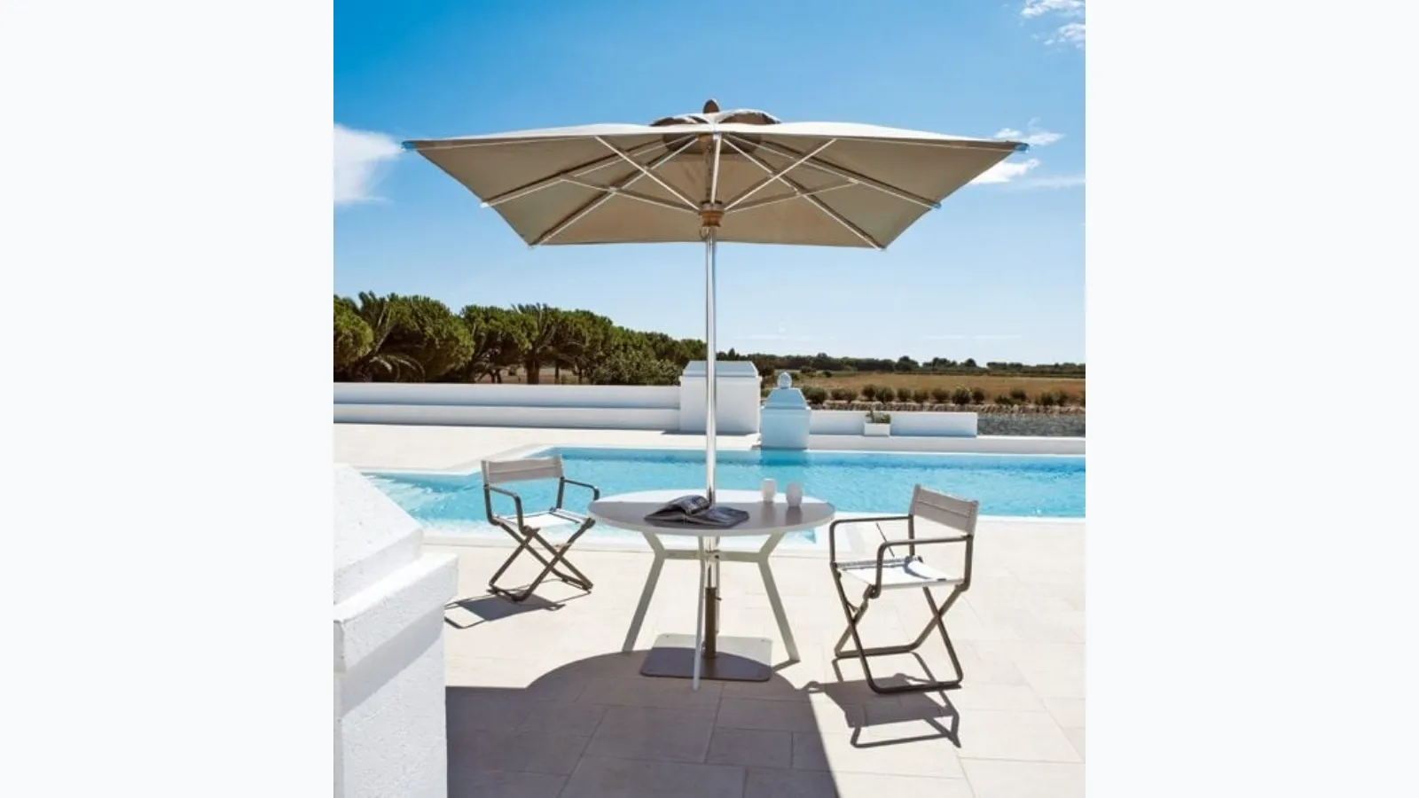 Ethimo's Free beach umbrella