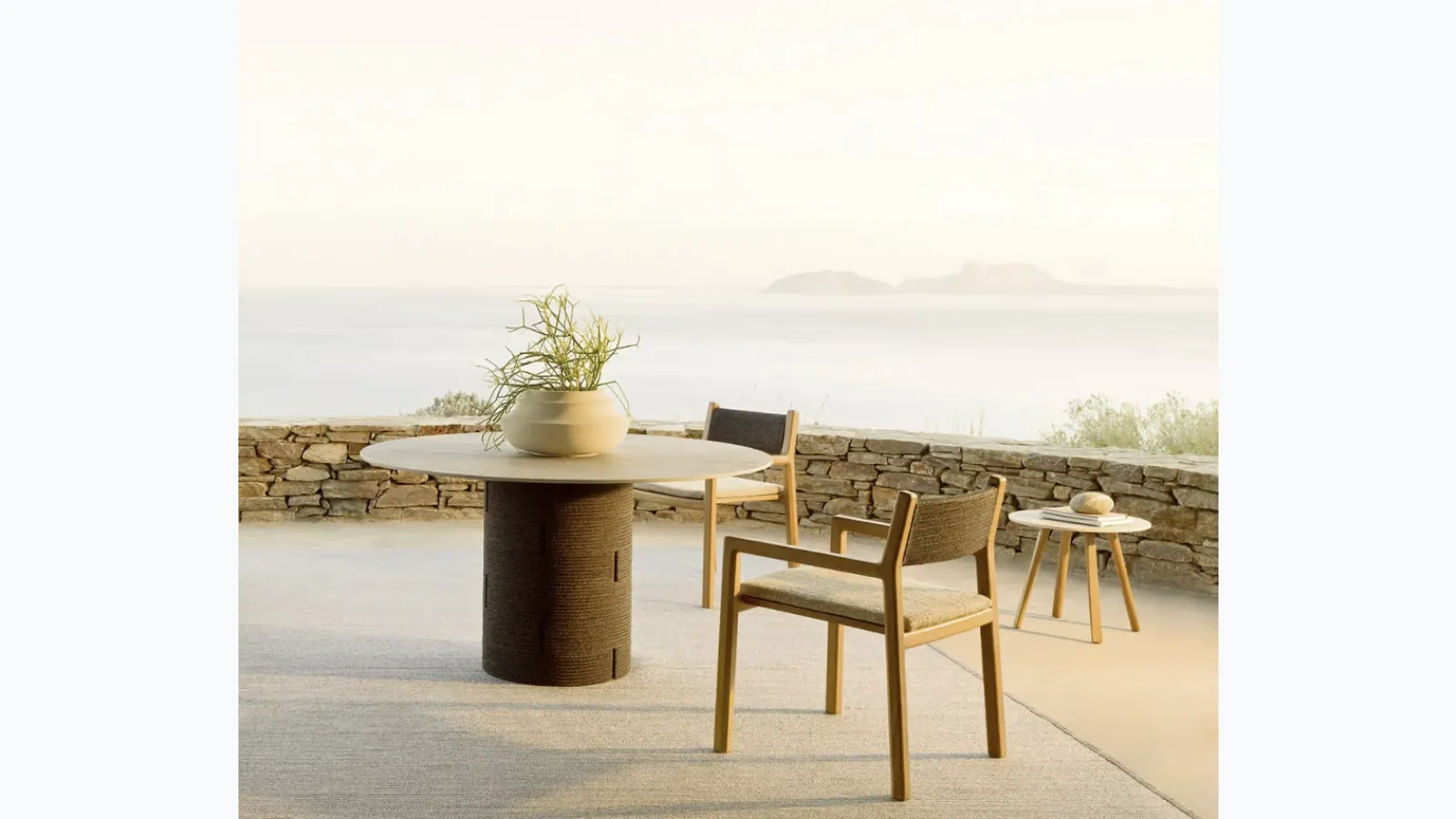 Gianna round table in HPL by Varaschin