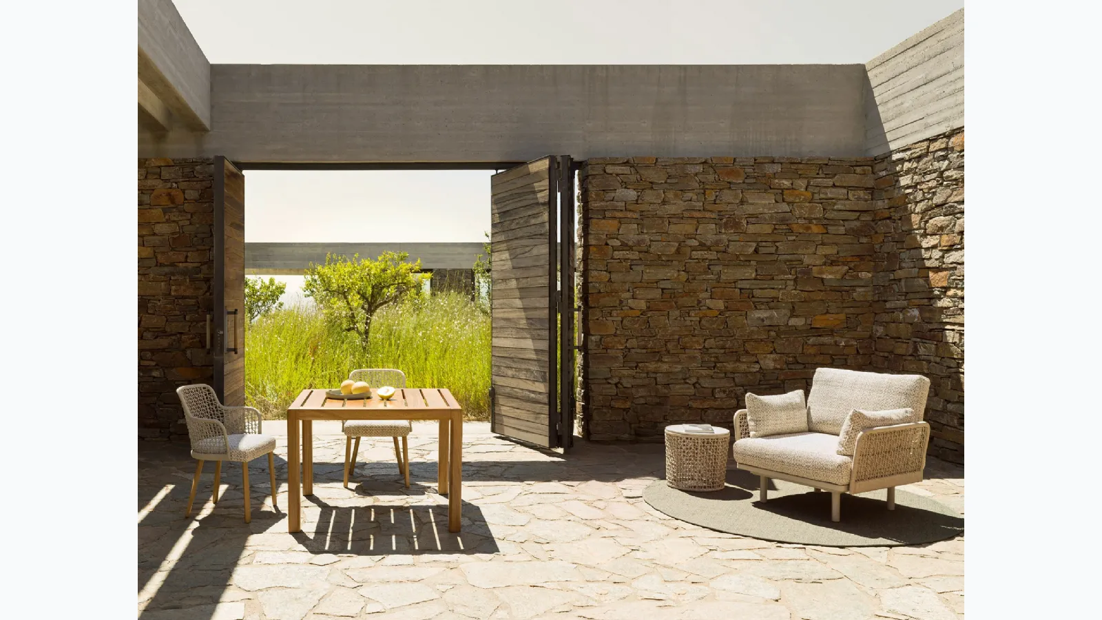 Iroko Gianna table by Varaschin.