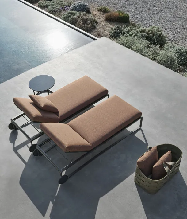 Guell bed by Molteni & C