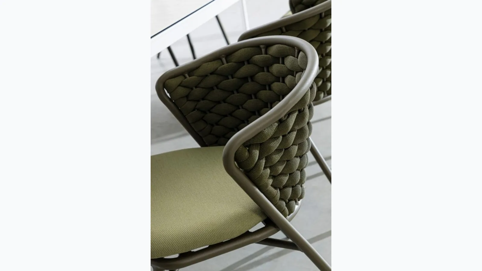 Harlow chair in fabric and aluminium by Bizzotto.