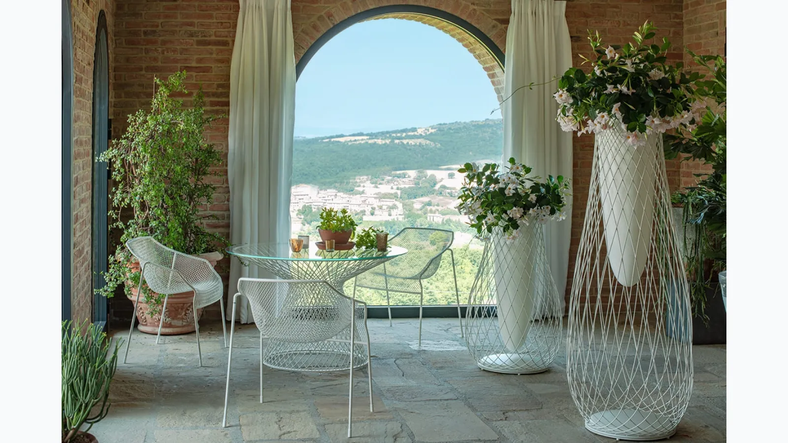 Heaven Table and Chairs by Emu