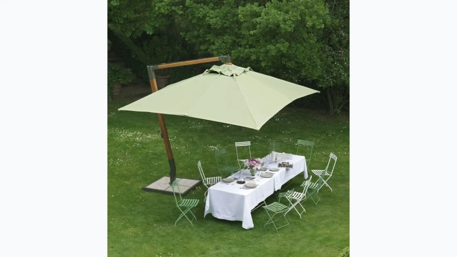 Holiday parasol by Ethimo