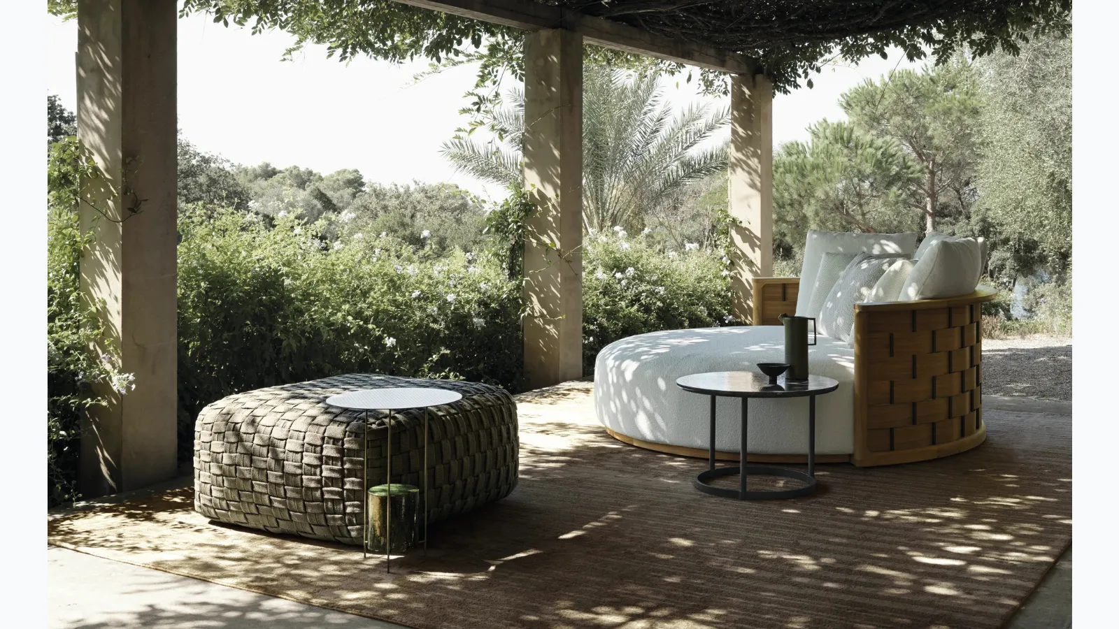 Hyde fabric pouf by Molteni & C