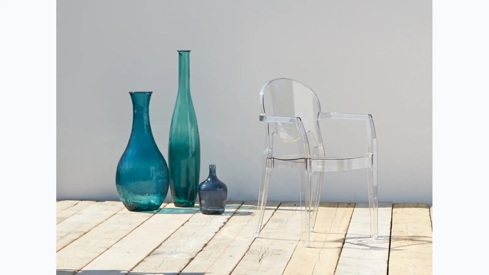 Stackable outdoor chair in transparent polycarbonate Igloo by Scab Design.