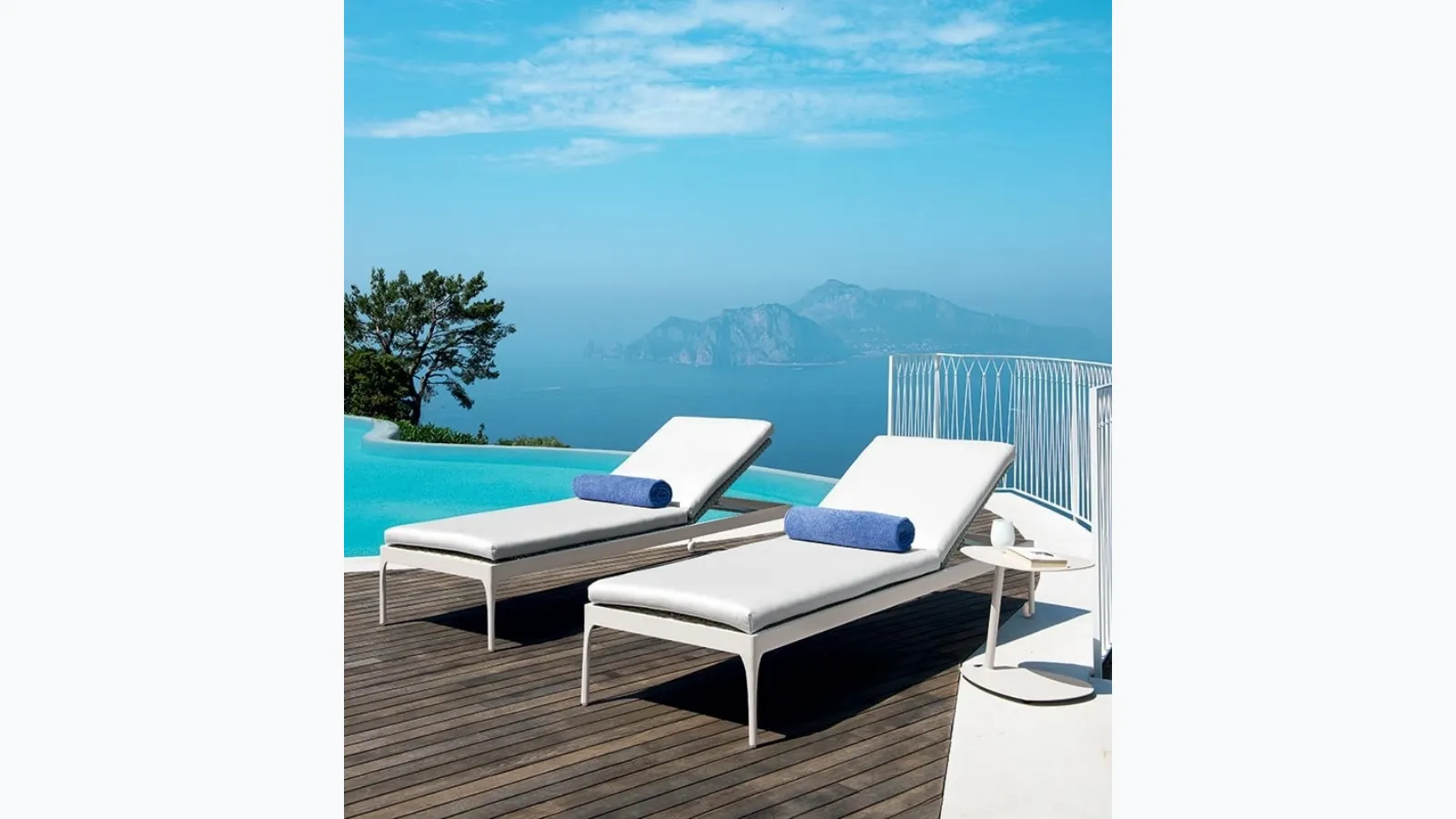 Infinity synthetic fiber sunbed by Ethimo