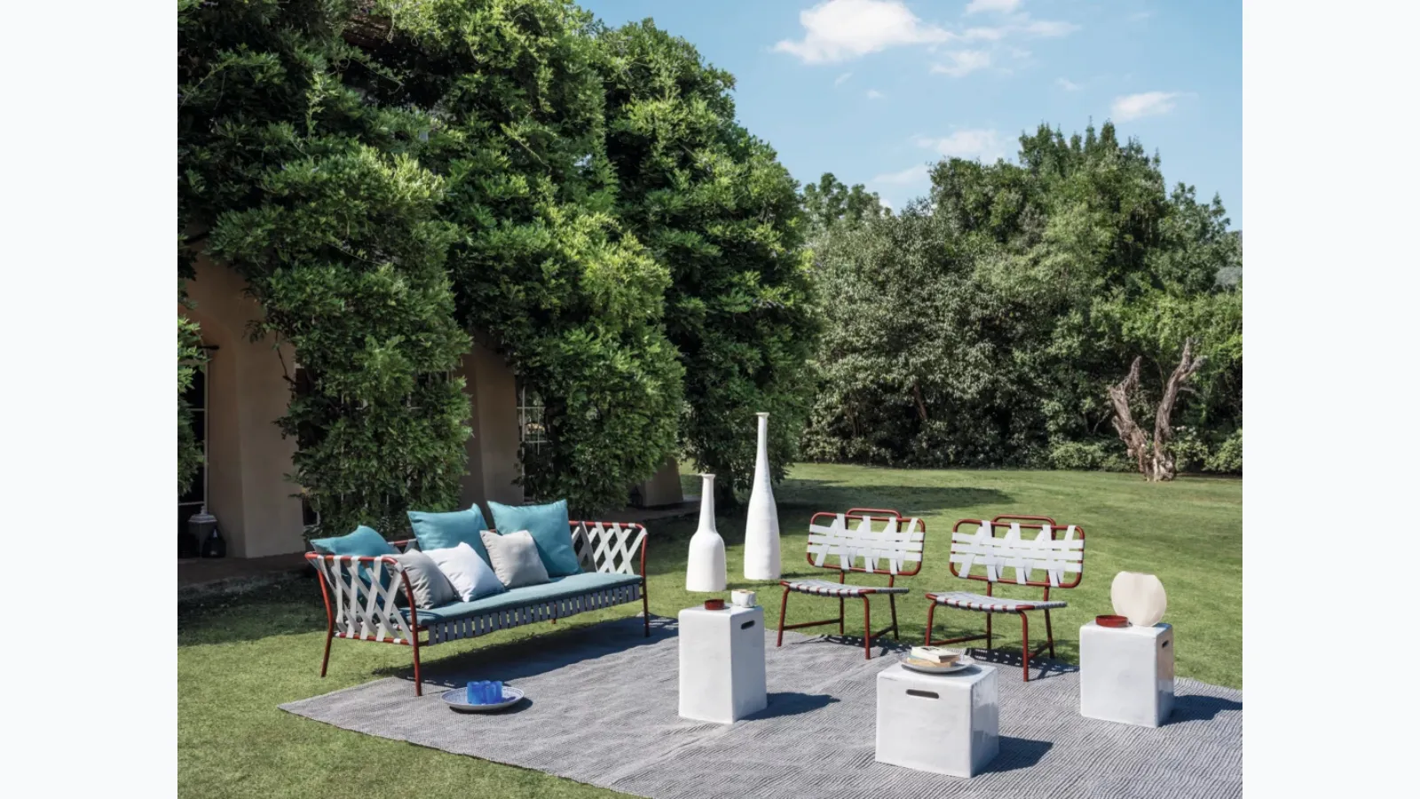Outdoor furniture Inout in aluminum by Gervasoni.