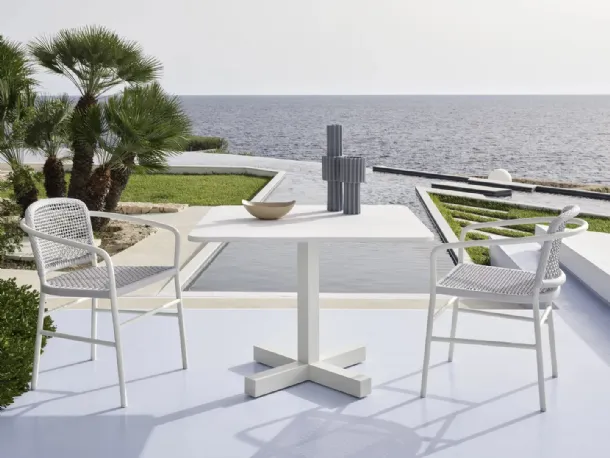 Square coffee table Inout by Gervasoni.