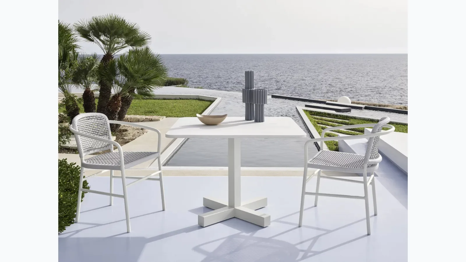 Square coffee table Inout by Gervasoni.