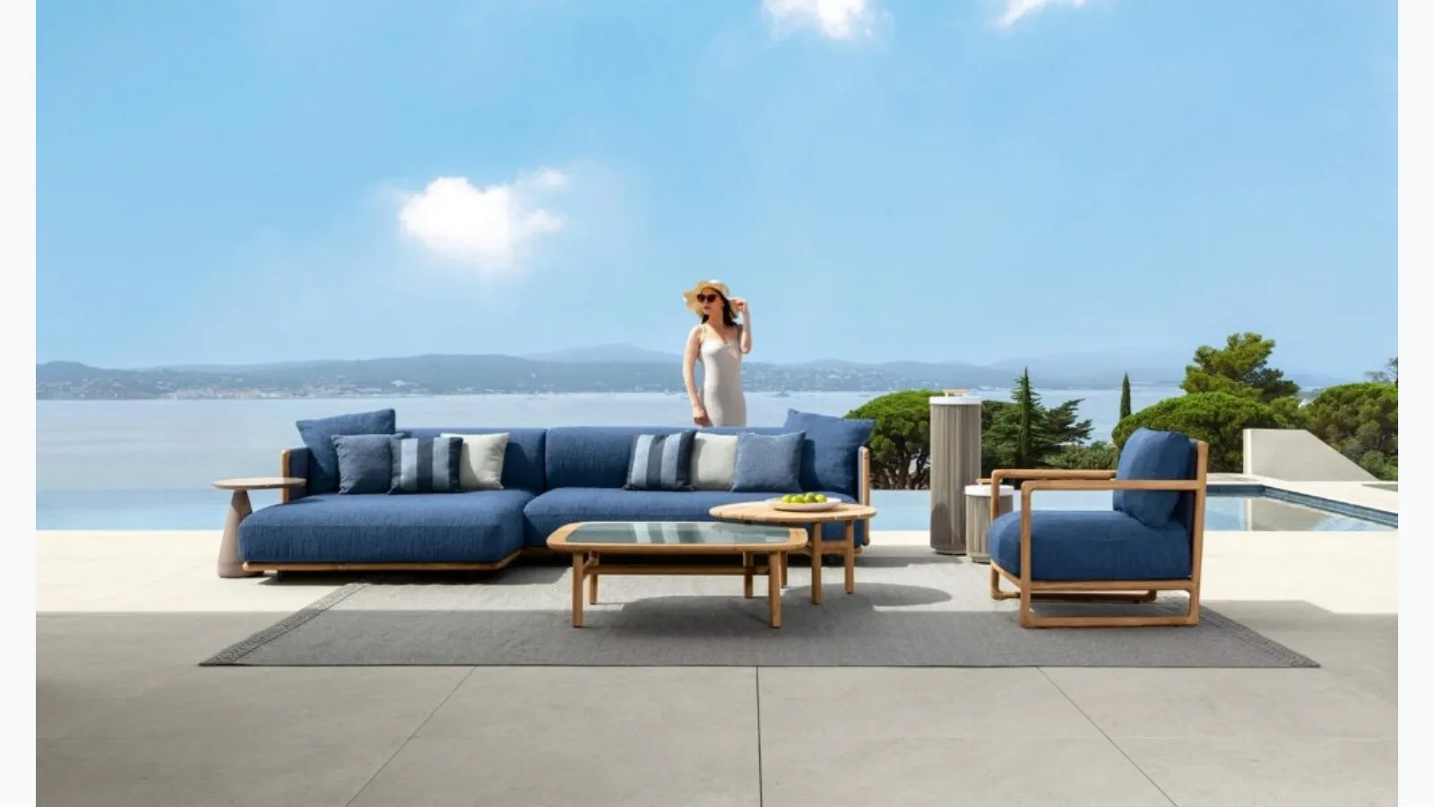 Outdoor furniture Jun in wood and fabric by Talenti.